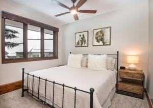 96 Highlands Slopeside 210 Beaver Creek