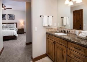 96 Highlands Slopeside 210 Beaver Creek