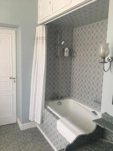 B&B / Chambres d'hotes Les Deux Colombiers : photos des chambres