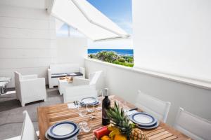 Calabona's promenade apartment