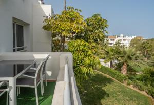 2278-Modern apt in the Alcazaba Lagoon