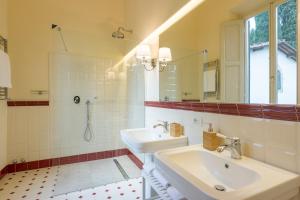 4bdrm elegant apartm in Private Estate, shared Swimmingpool, Maze Garden