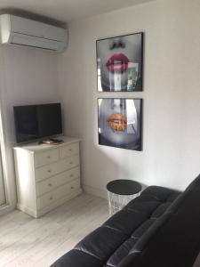 Appartement très proche naturiste, chic, piscine