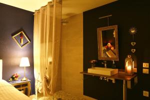 Appartements La Duchesse - Loveroom Moonlove Place Stanislas : photos des chambres