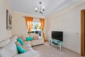 Villa Pera by Villa Plus