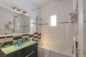 Hotels Les Bastides Saint Paul : photos des chambres