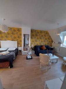 B&B / Chambres d'hotes Les Suites de Veronique, chez Veronique Olive : Suite 1 Chambre