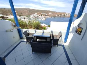 Fantastic View Kythnos suites & studios Kythnos Greece