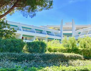 LHERMITAGE - Studio moderne - Piscine - Ascenseur - Quart Golf