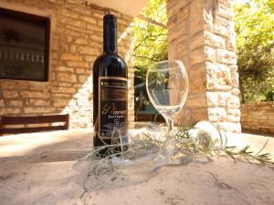 Stone house Skrivena