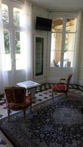 B&B / Chambres d'hotes Chateau de Maucouvent : Suite avec Terrasse 