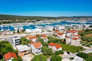 Apartments Lisica 