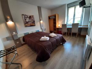 Hotels Hotel de La Vallee : photos des chambres
