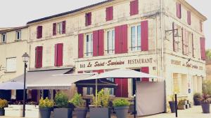 Hotels Logis Hotel & Restaurant Le Saint Savinien : photos des chambres