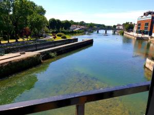 Appartements QUAI 3 loft moderne et lumineux les pieds dans l'eau : photos des chambres