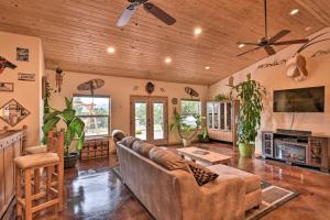 Stunning Home with Fire Pit, 11 Mi to Mt Yale!