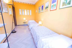 ART PAINTING apartment with canal view