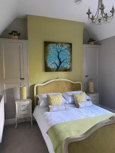 Burleigh House B and B