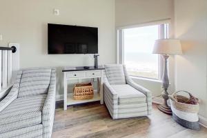 Three-Bedroom Apartment room in Sea Cloisters Condos At Hilton Head