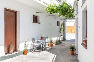 Uncle John's Guesthouse - Studio 2 Skopelos Greece