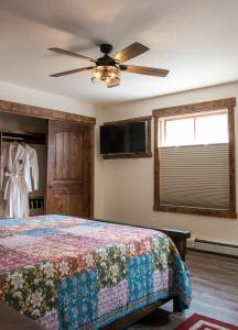 Superior Queen Room room in Clear Creek Inn