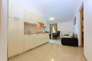 Apartment in Vir with sea view, terrace, air conditioning, Wi-Fi (4595-5)