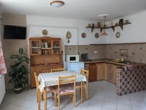 Rózsakert Vendégház - Szomolya