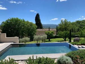 Appartements Gite with Pool, 900 metres walk to Saint Saturnin Les Apt : photos des chambres