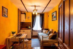 Art apartment EVMOLPIAS near Roman stadium