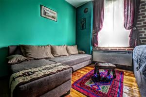 Art apartment EVMOLPIAS near Roman stadium