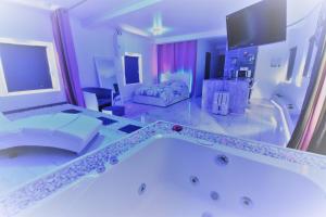 Appartements Jacuzzi Suite Fecamp : photos des chambres