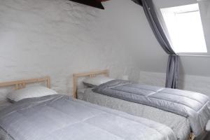 Maisons de vacances BOTOU KOAD, maison 2 ETOILES, WIFI gratuite, la MER, boulangerie, marche quotidien a 100 pas : photos des chambres