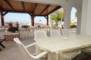 One-Bedroom Apartment with Terrace and Sea View room in Apartments by the sea Kustici Pag - 6320