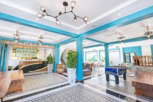 Tran Long Cu Hin Hotel - Near Bai Dai Beach