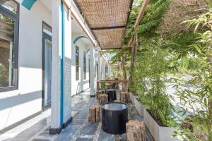 Tran Long Cu Hin Hotel - Near Bai Dai Beach