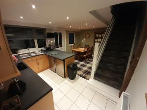 Stable cottage cozy,quirky with a hot tub