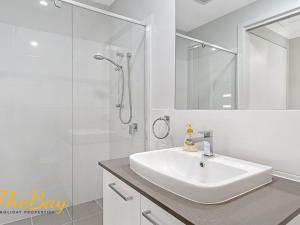 Scott Street Couples Getaway