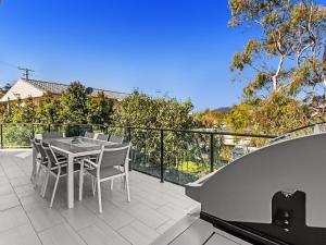 Karinya at Little Beach Upstairs