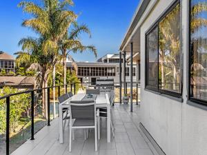 Karinya at Little Beach Upstairs