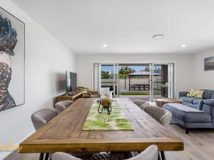 Pacific Paradise No 28 Anna Bay