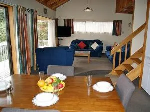 Bush Henge - Tata Beach Holiday Home - Awa-iti