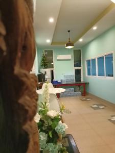 Wapipathum Earthen House