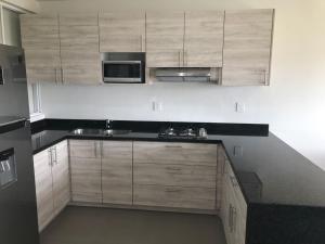 Departamento con BONITA VISTA , BALCÓN y ALBERCA !! en CERRITOS - 406 A -
