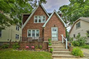 Cozy Duplex Half Mi to Magic Bag and Woodward Ave!