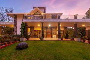 StayVistas Valencia Villa with Gazebo and Indoor Games