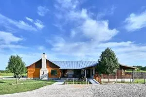 Gateway Gathering - House - Luckenbach