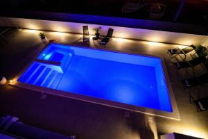 Villa Relax - beautiful Apartment with heated saltwater pool & jacuzzi