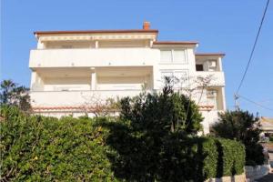 SEA VIEW ROOM with kitchen, balcony&air condition