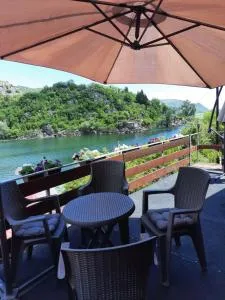 Mali Raj Apartmani - Karuč