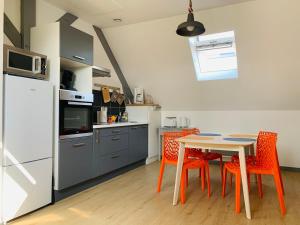 Appartements SUPERLOGIS - Sous Les Toits - T2 - BLOIS-HYPERCENTRE 1 chambre 4 personnes : photos des chambres